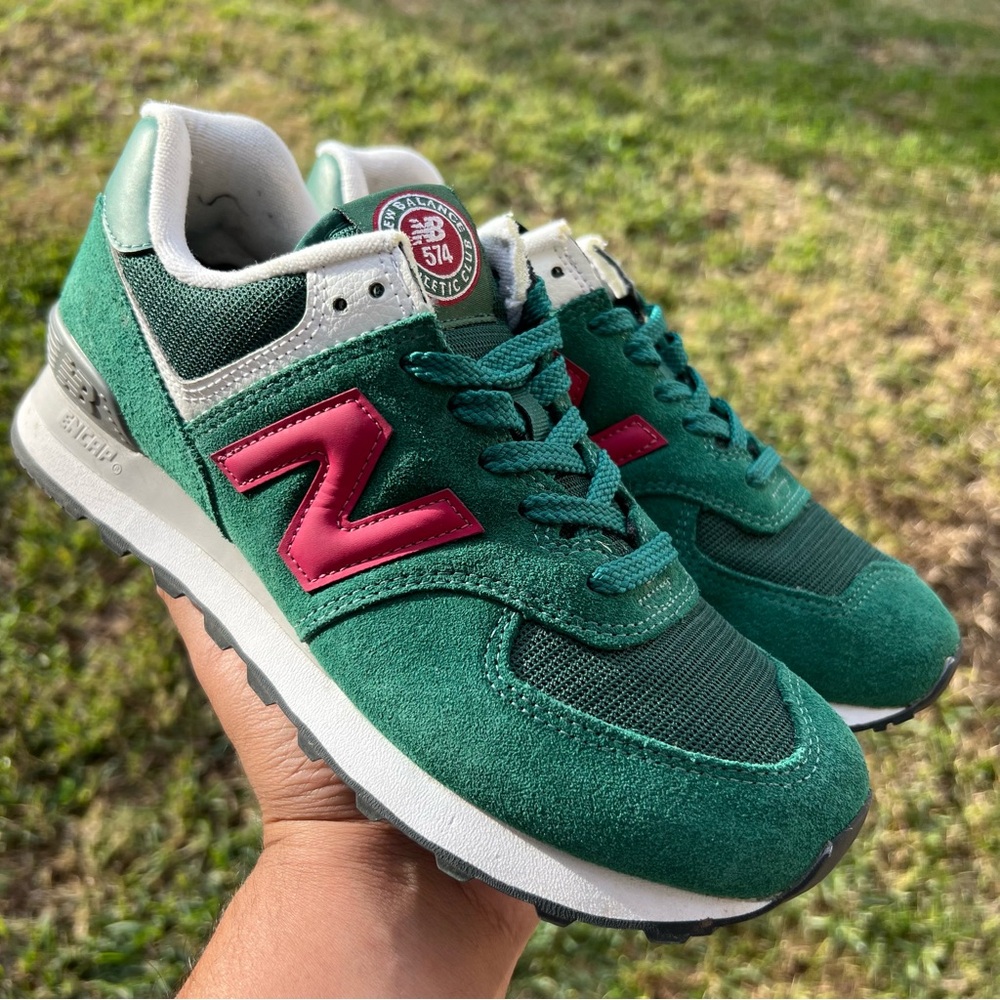 New balance 574 women’s Sz 9 Xmas color
